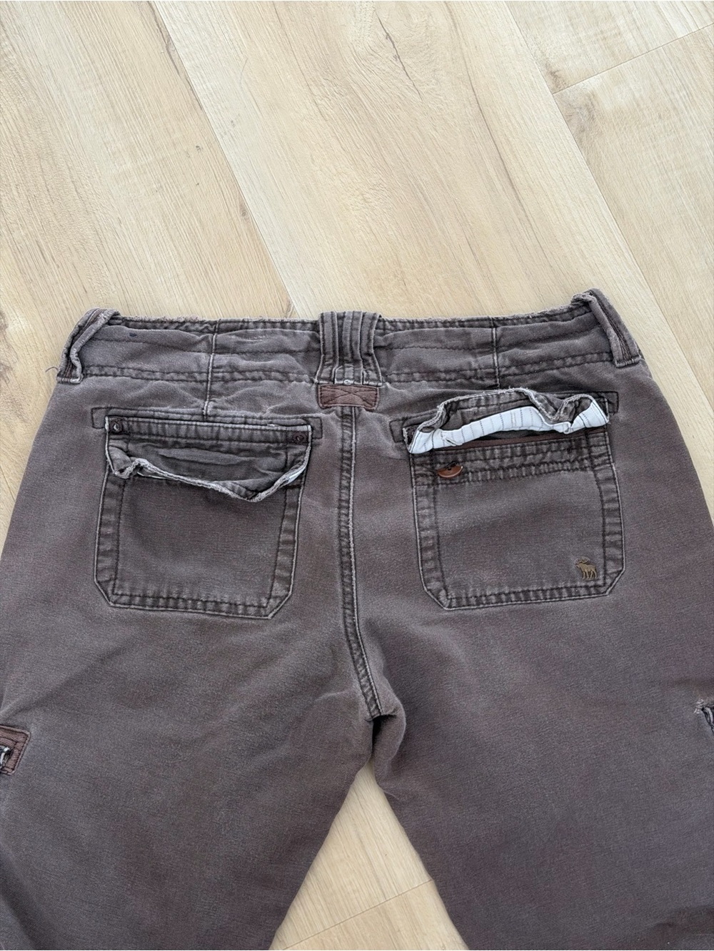 Abercrombie & Fitch Y2K Brown Cargo Utility Pants Women’s Size 4P 100% Cotton - Picture 5 of 5
